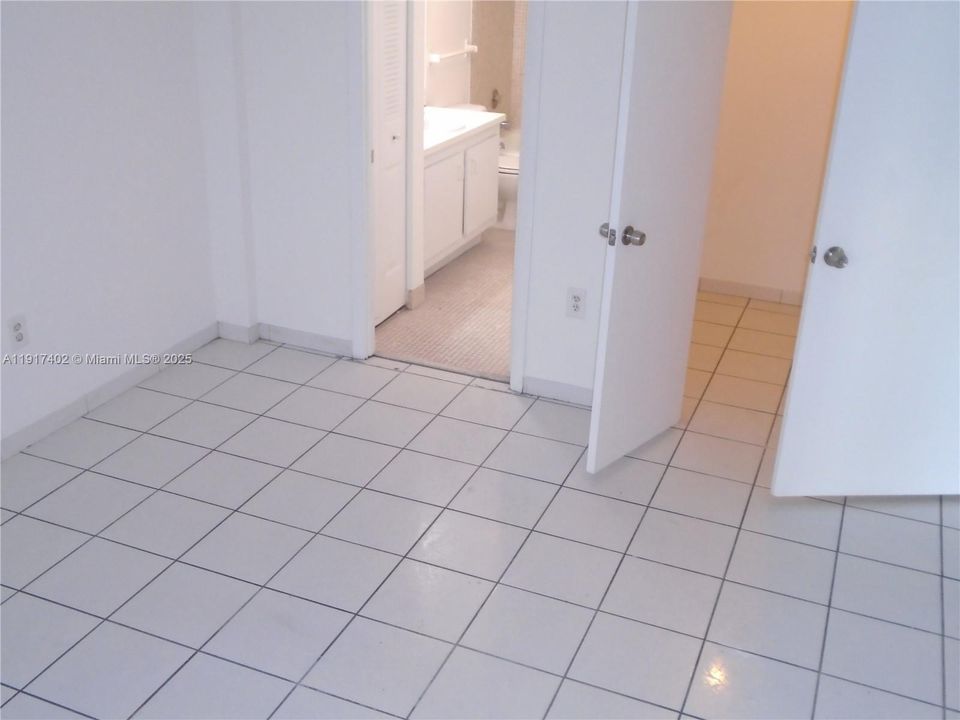 В аренду: $1,850 (2 спален, 2 ванн, 972 Квадратных фут)