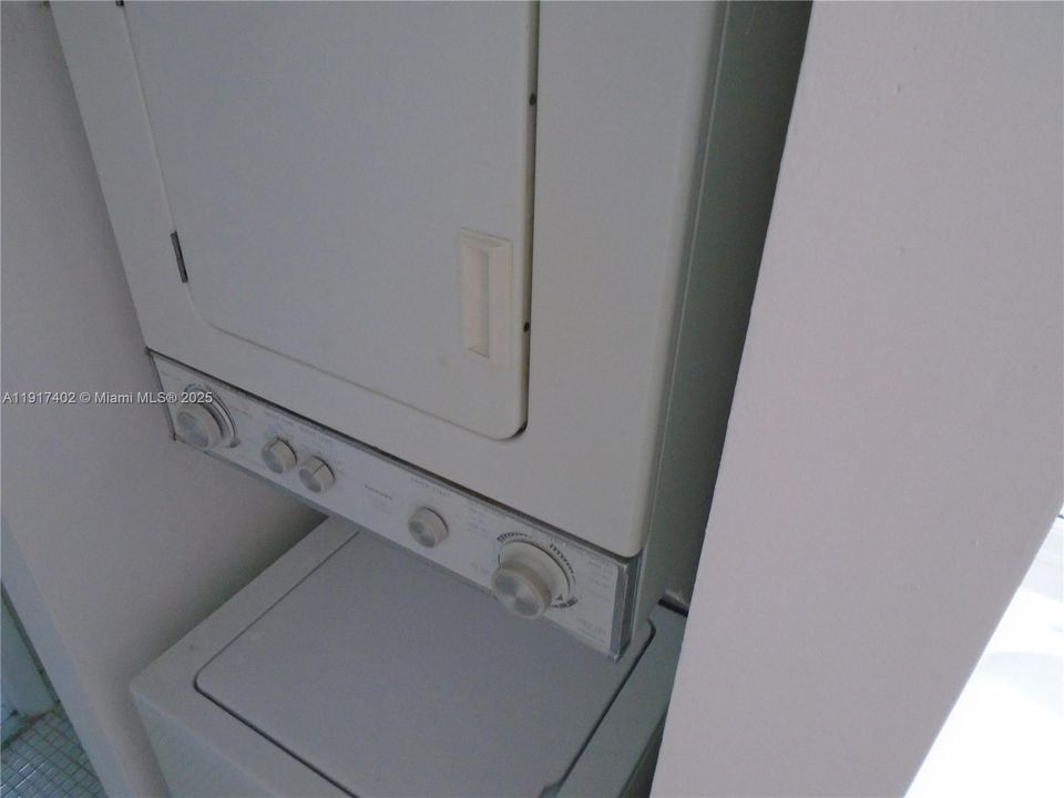 В аренду: $1,850 (2 спален, 2 ванн, 972 Квадратных фут)