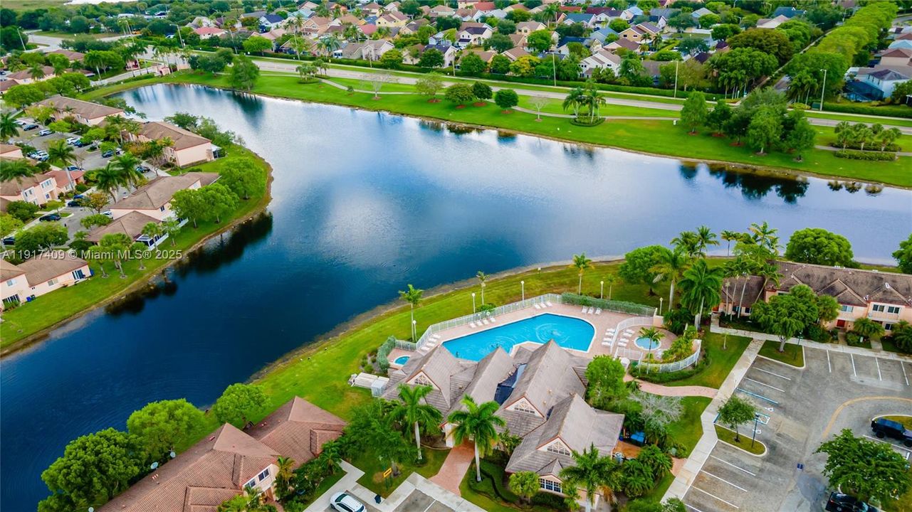 出租: $2,950 (3 贝兹, 2 浴室, 1468 平方英尺)