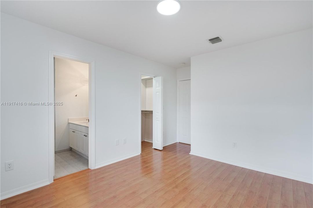 出租: $3,550 (3 贝兹, 2 浴室, 1368 平方英尺)