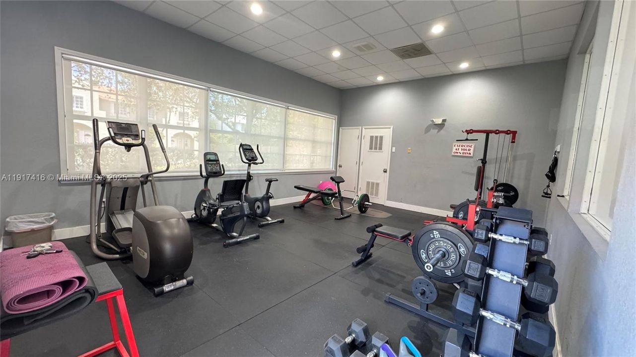 出租: $3,550 (3 贝兹, 2 浴室, 1368 平方英尺)