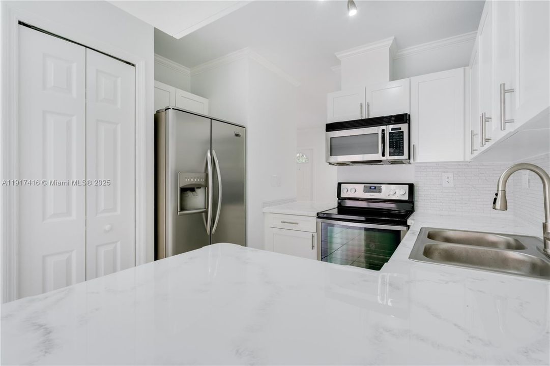 出租: $3,550 (3 贝兹, 2 浴室, 1368 平方英尺)