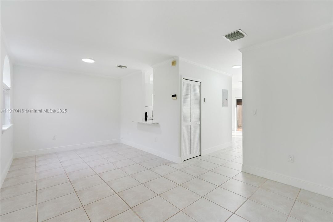 出租: $3,550 (3 贝兹, 2 浴室, 1368 平方英尺)