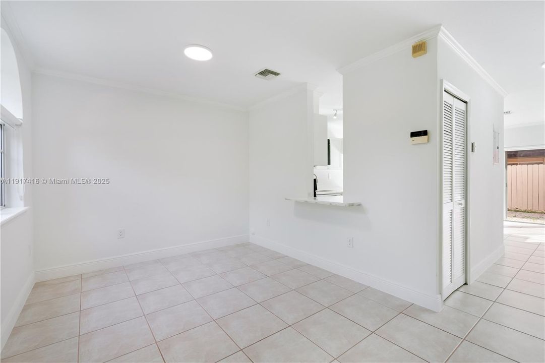 出租: $3,550 (3 贝兹, 2 浴室, 1368 平方英尺)