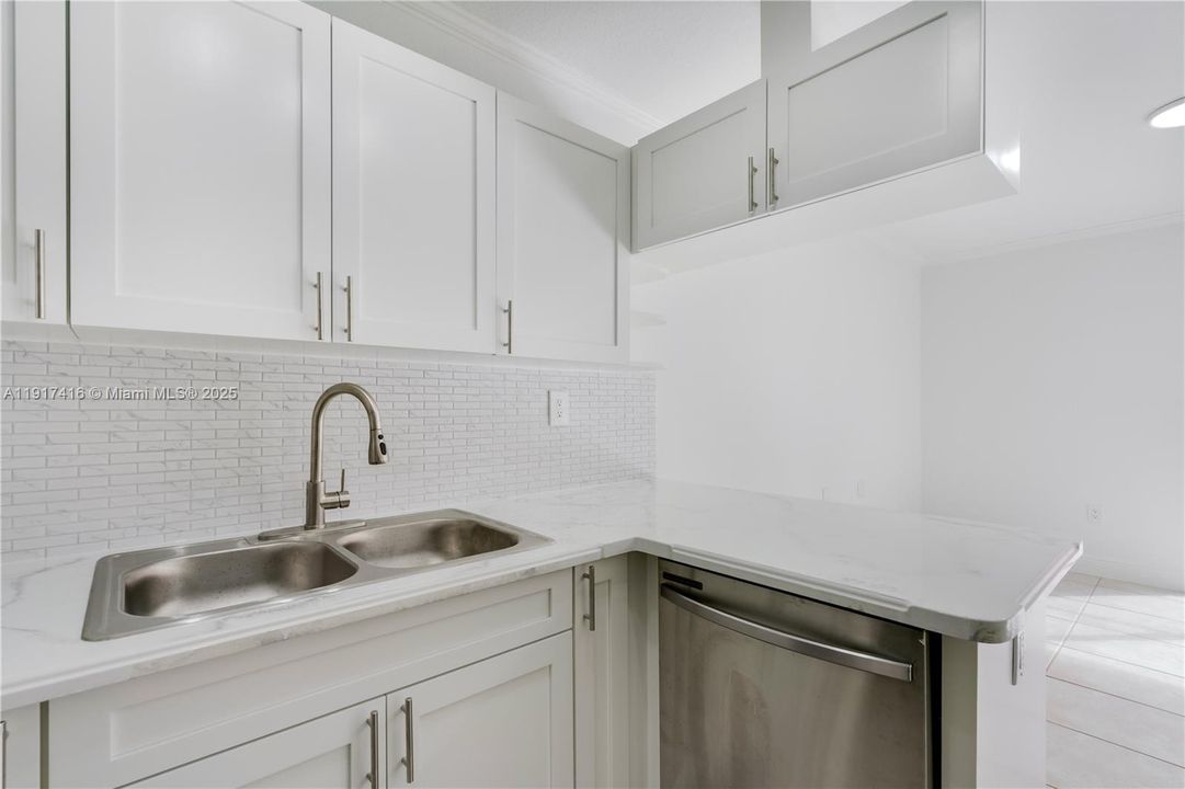 出租: $3,550 (3 贝兹, 2 浴室, 1368 平方英尺)