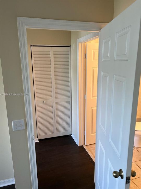 待售: $260,000 (1 贝兹, 1 浴室, 794 平方英尺)