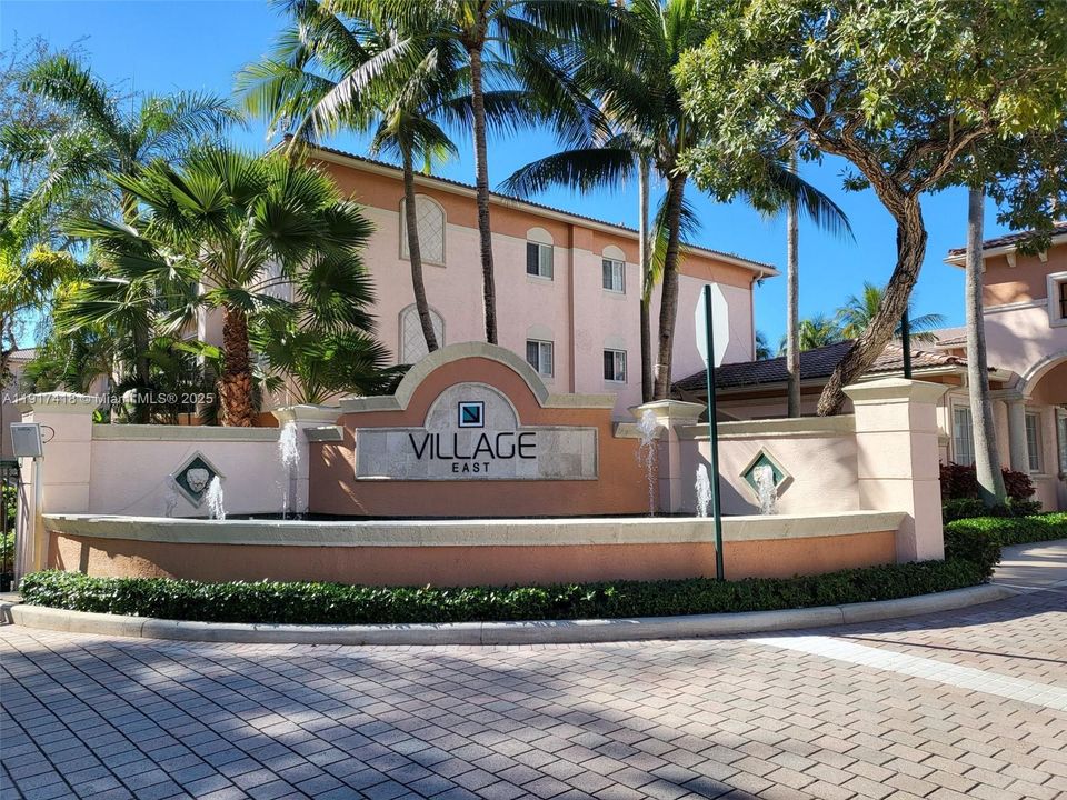 待售: $260,000 (1 贝兹, 1 浴室, 794 平方英尺)