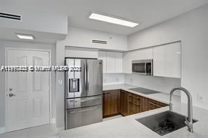 For Rent: $3,495 (3 beds, 2 baths, 1308 Square Feet)