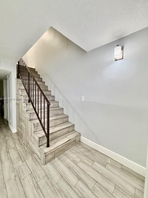 For Rent: $2,800 (3 beds, 2 baths, 1500 Square Feet)