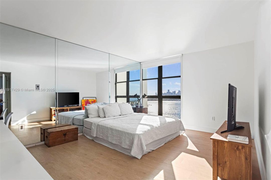 待售: $1,850,000 (2 贝兹, 2 浴室, 1440 平方英尺)