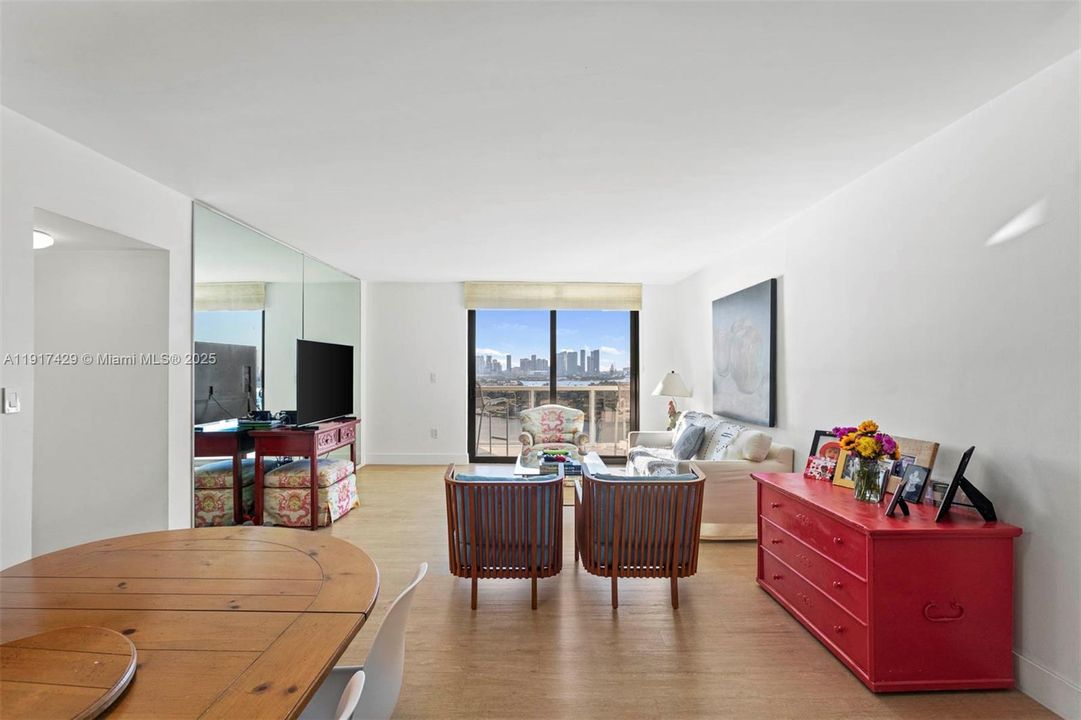 待售: $1,850,000 (2 贝兹, 2 浴室, 1440 平方英尺)