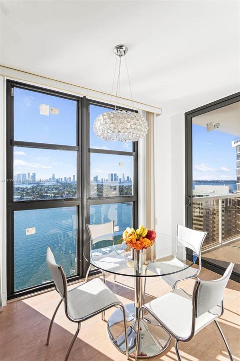 待售: $1,850,000 (2 贝兹, 2 浴室, 1440 平方英尺)