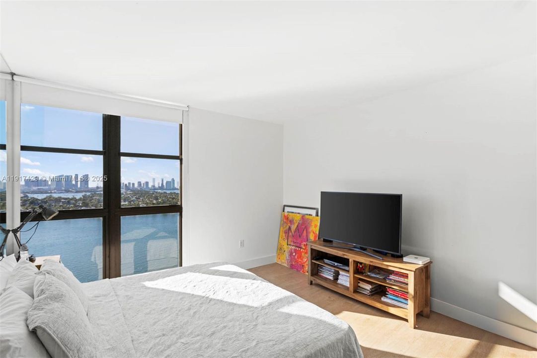 待售: $1,850,000 (2 贝兹, 2 浴室, 1440 平方英尺)