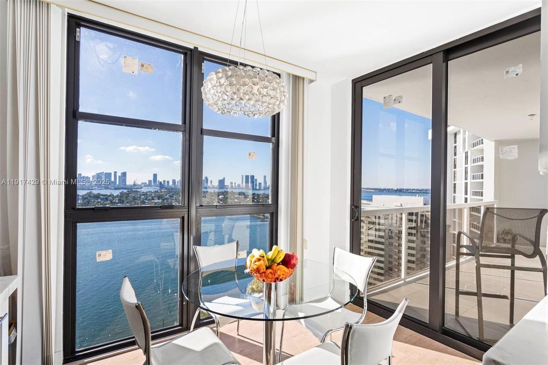 待售: $1,850,000 (2 贝兹, 2 浴室, 1440 平方英尺)