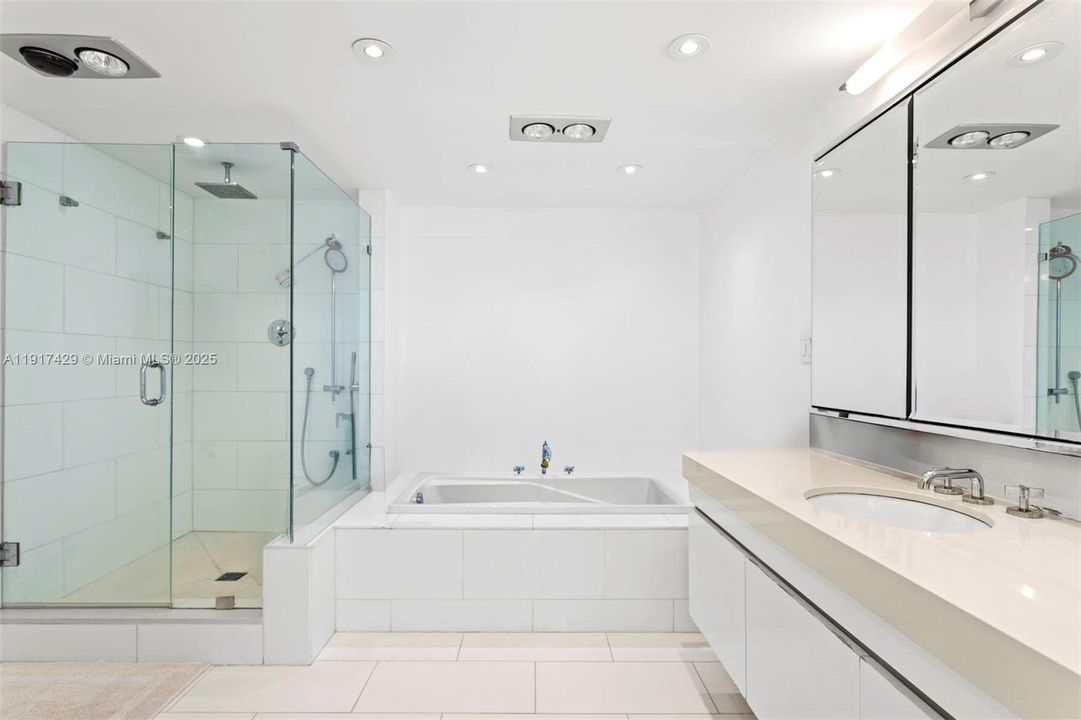 待售: $1,850,000 (2 贝兹, 2 浴室, 1440 平方英尺)