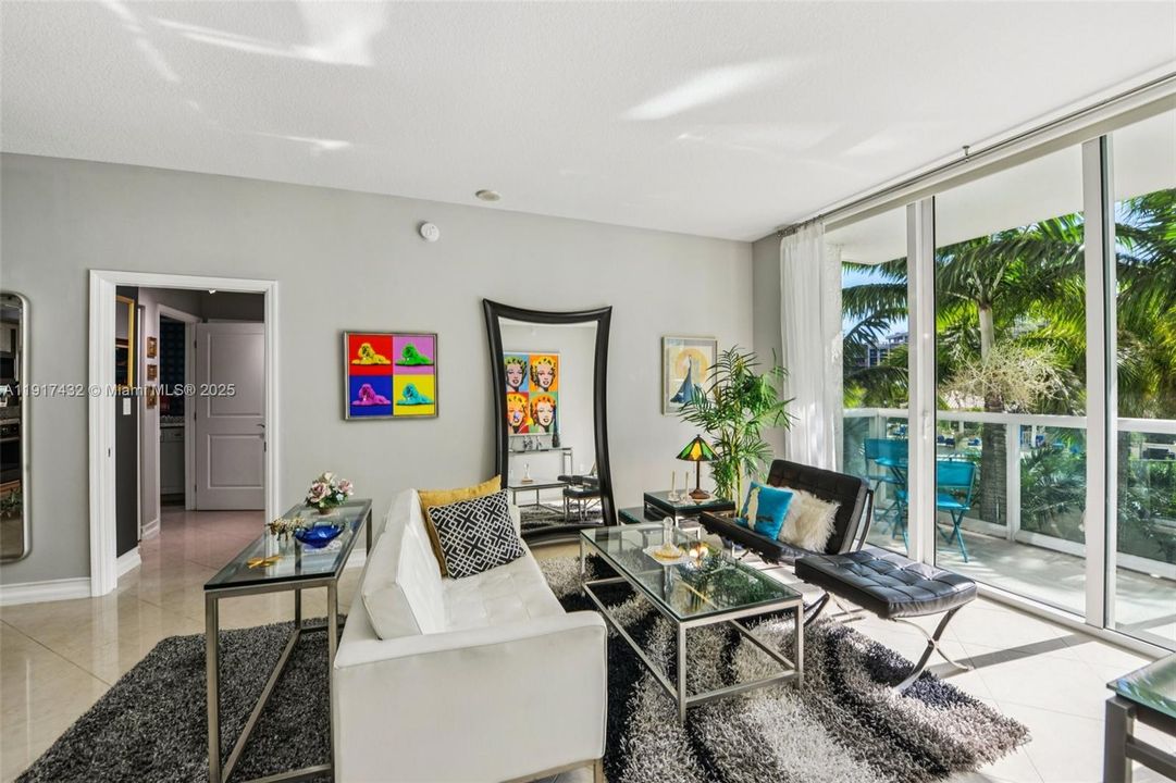 For Sale: $729,000 (2 beds, 2 baths, 1178 Square Feet)