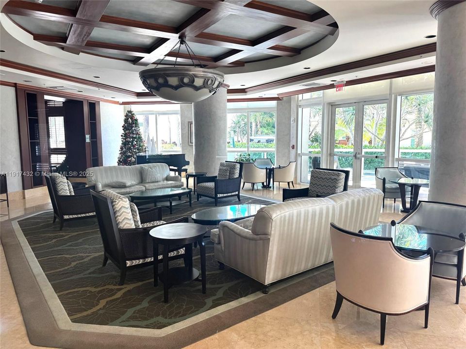 For Sale: $729,000 (2 beds, 2 baths, 1178 Square Feet)