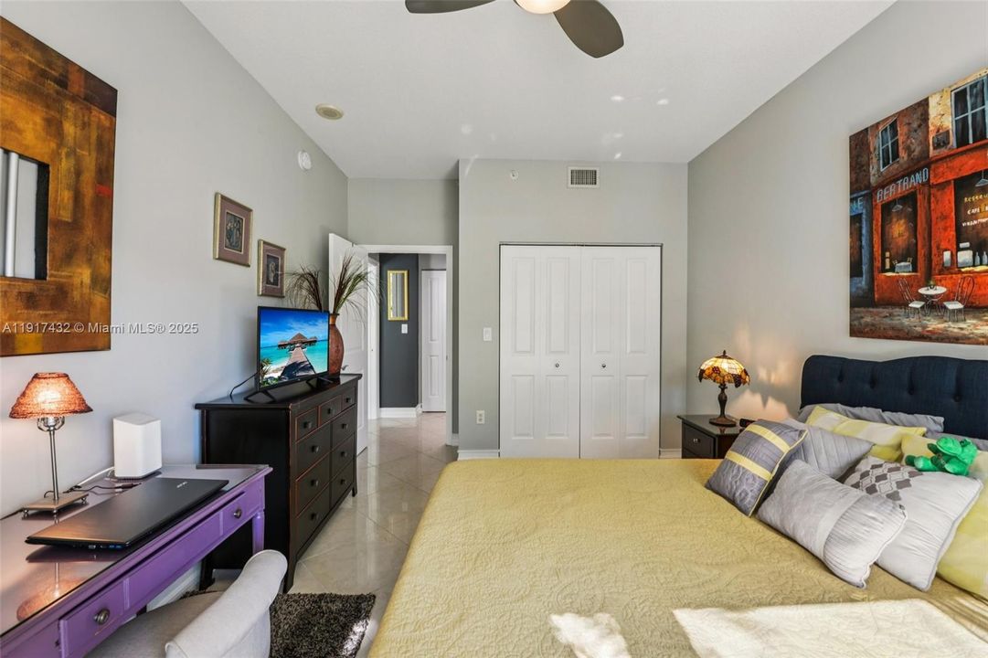 For Sale: $729,000 (2 beds, 2 baths, 1178 Square Feet)