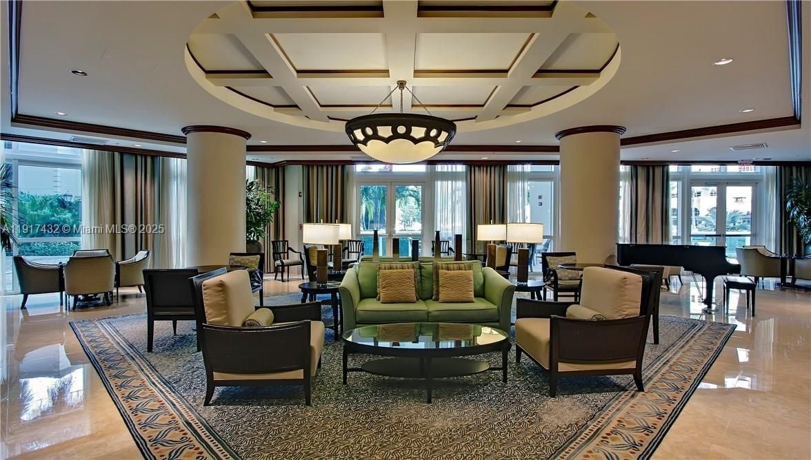 For Sale: $729,000 (2 beds, 2 baths, 1178 Square Feet)