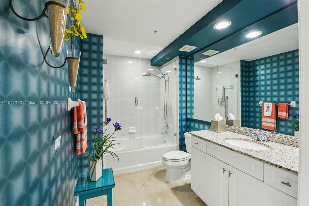 For Sale: $729,000 (2 beds, 2 baths, 1178 Square Feet)