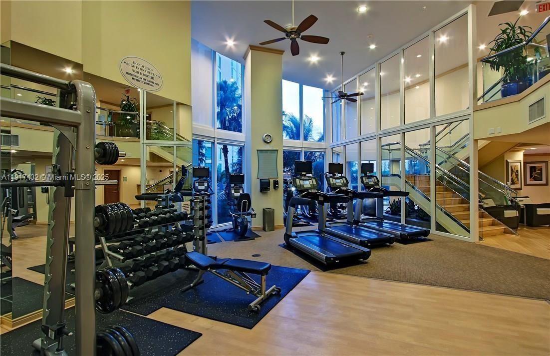 For Sale: $729,000 (2 beds, 2 baths, 1178 Square Feet)