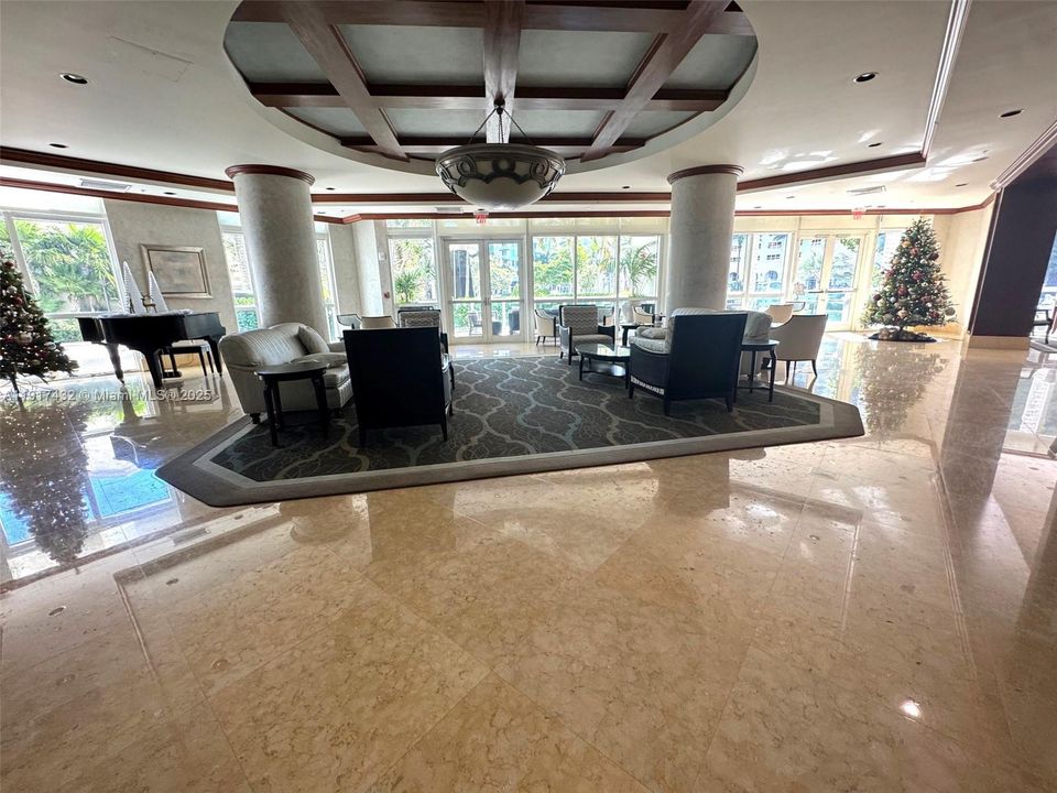 For Sale: $729,000 (2 beds, 2 baths, 1178 Square Feet)