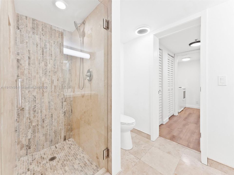 待售: $184,900 (1 贝兹, 2 浴室, 1140 平方英尺)