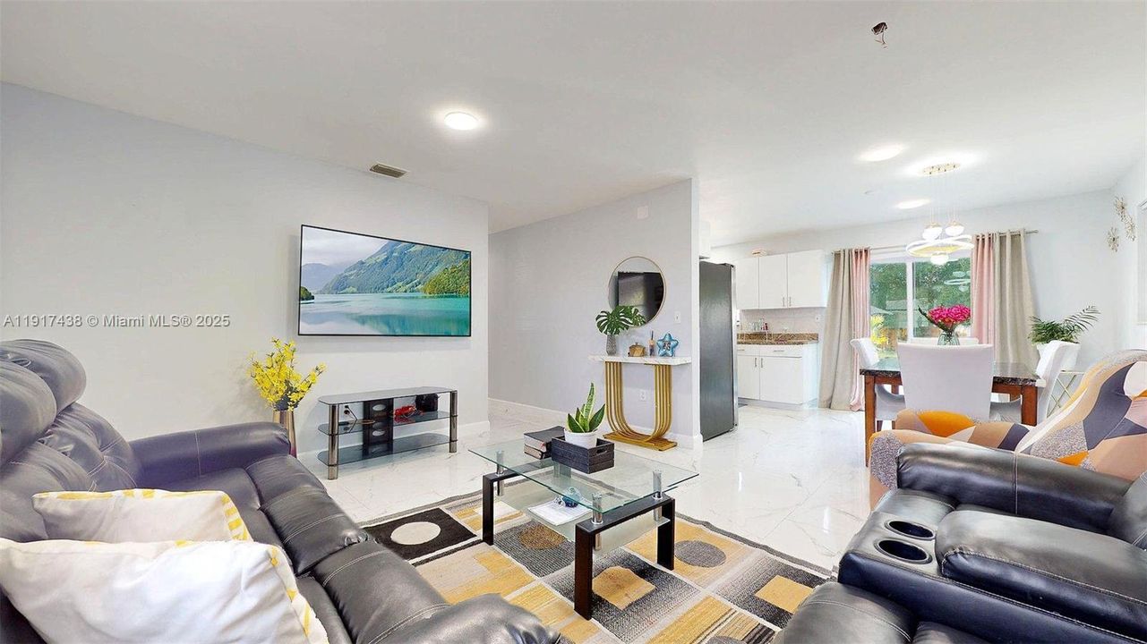 待售: $415,000 (3 贝兹, 1 浴室, 1075 平方英尺)