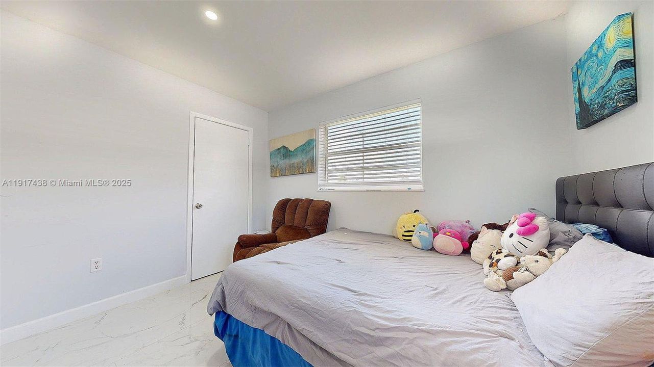 待售: $415,000 (3 贝兹, 1 浴室, 1075 平方英尺)