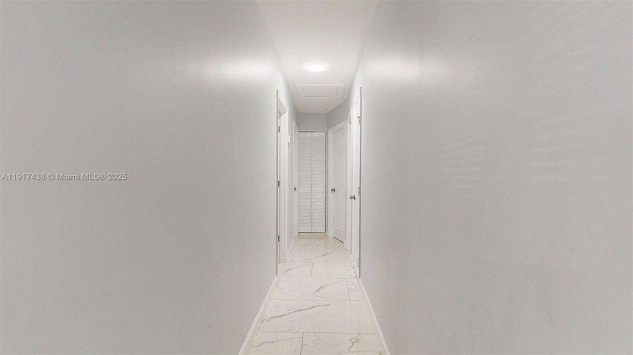 待售: $415,000 (3 贝兹, 1 浴室, 1075 平方英尺)