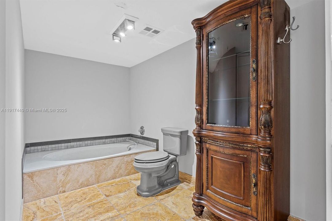 На продажу: $520,000 (2 спален, 2 ванн, 1557 Квадратных фут)