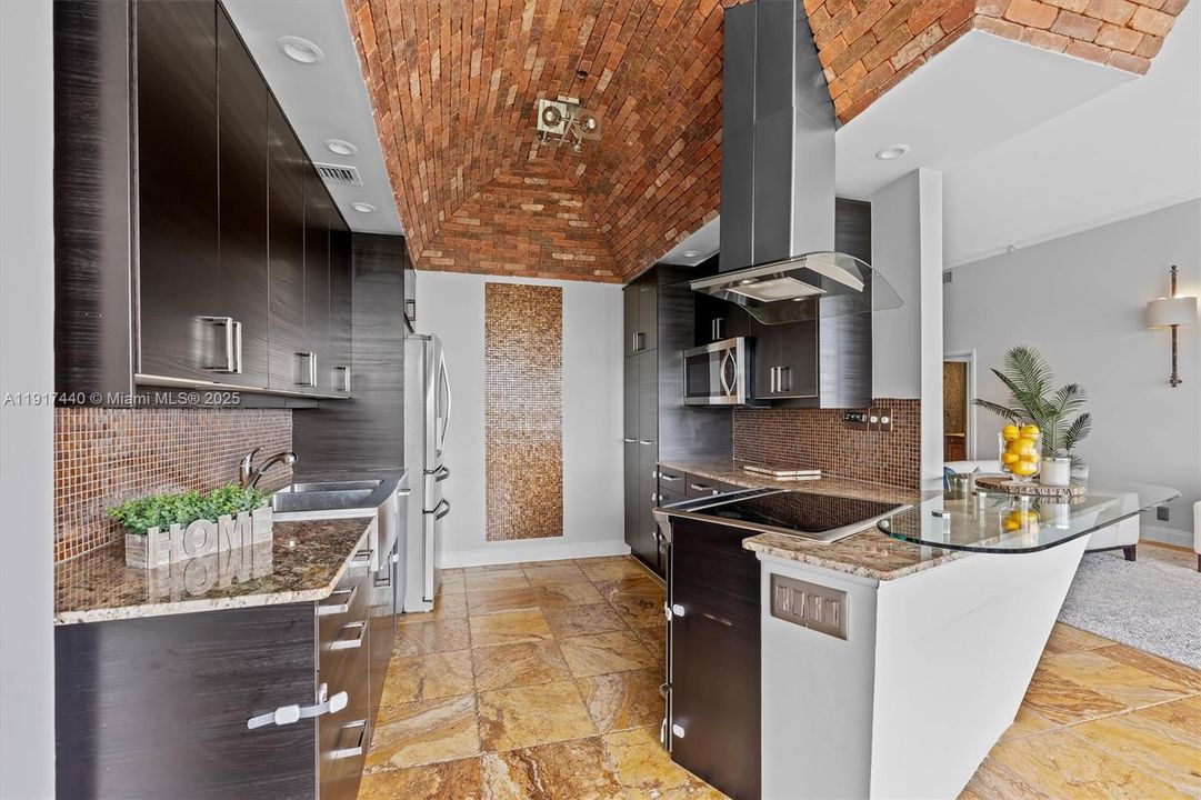 На продажу: $520,000 (2 спален, 2 ванн, 1557 Квадратных фут)