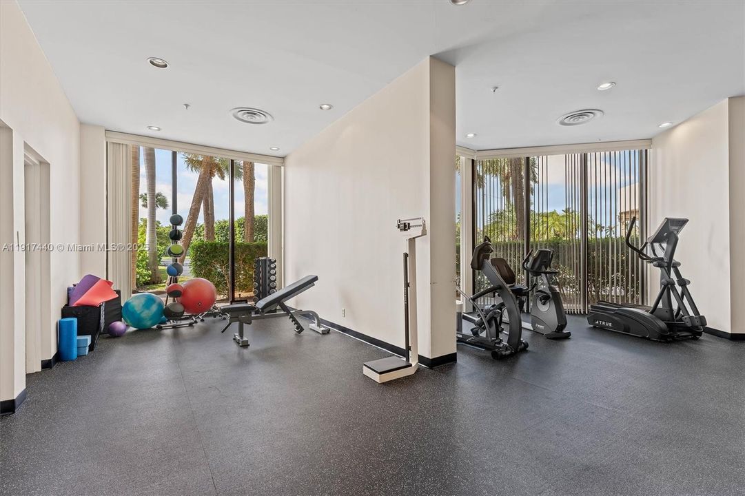 На продажу: $520,000 (2 спален, 2 ванн, 1557 Квадратных фут)