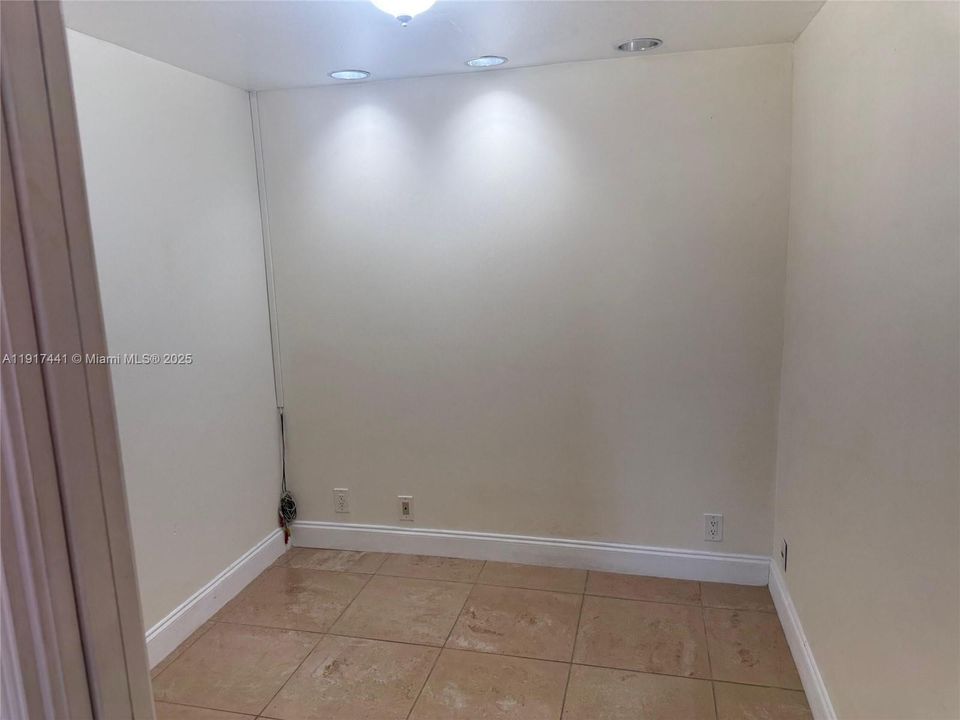 待售: $635,000 (3 贝兹, 2 浴室, 1420 平方英尺)