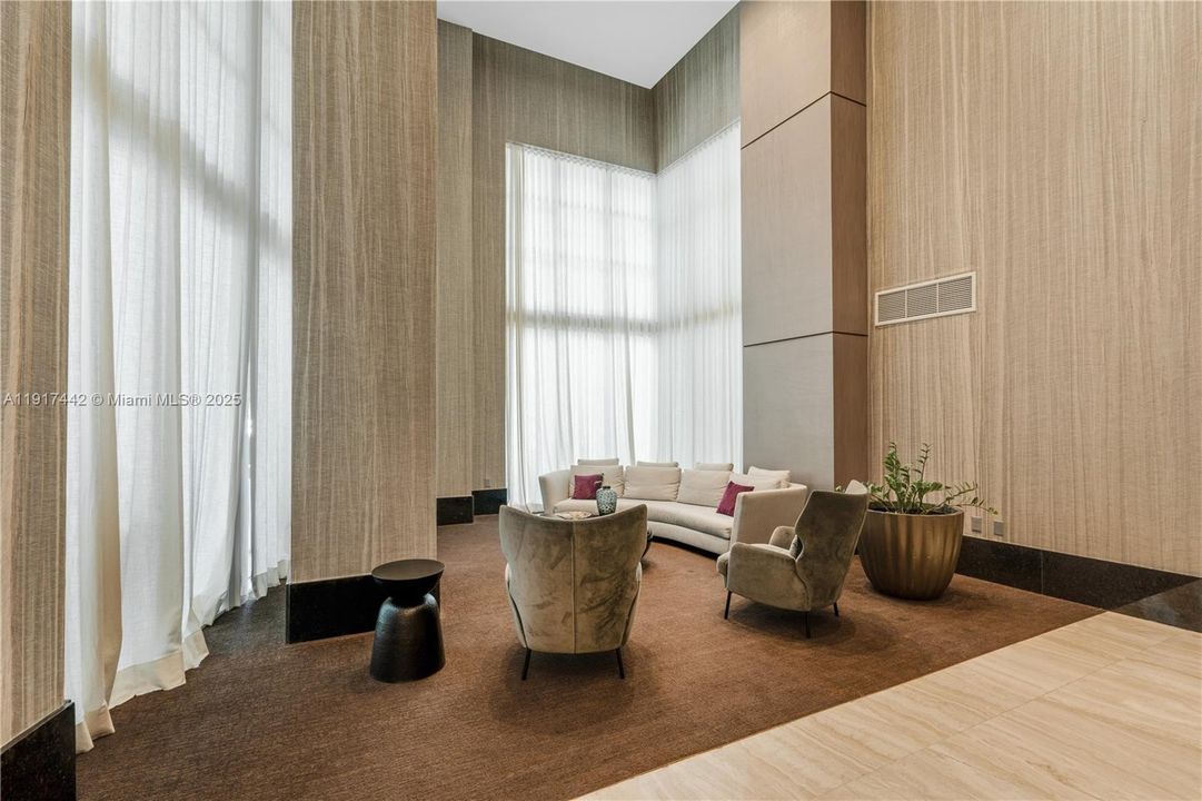 Под контрактом: $3,350 (1 спален, 1 ванн, 628 Квадратных фут)