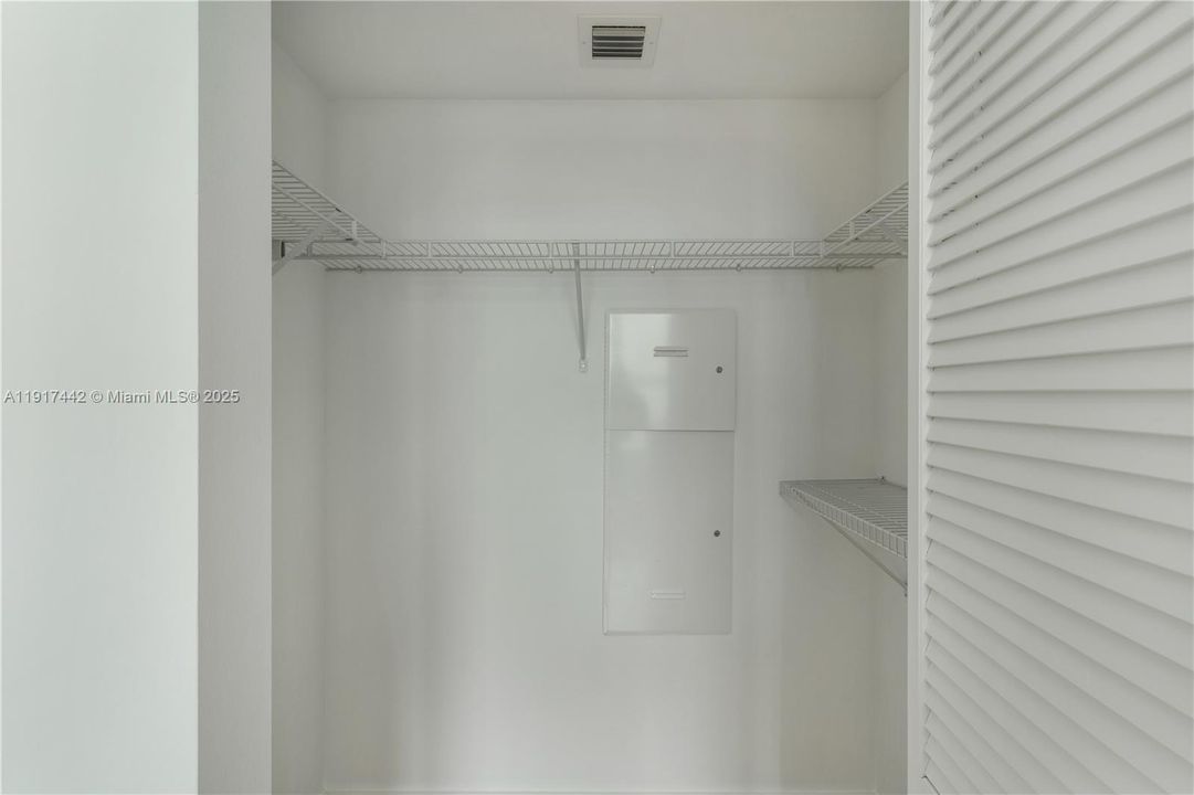 Под контрактом: $3,350 (1 спален, 1 ванн, 628 Квадратных фут)