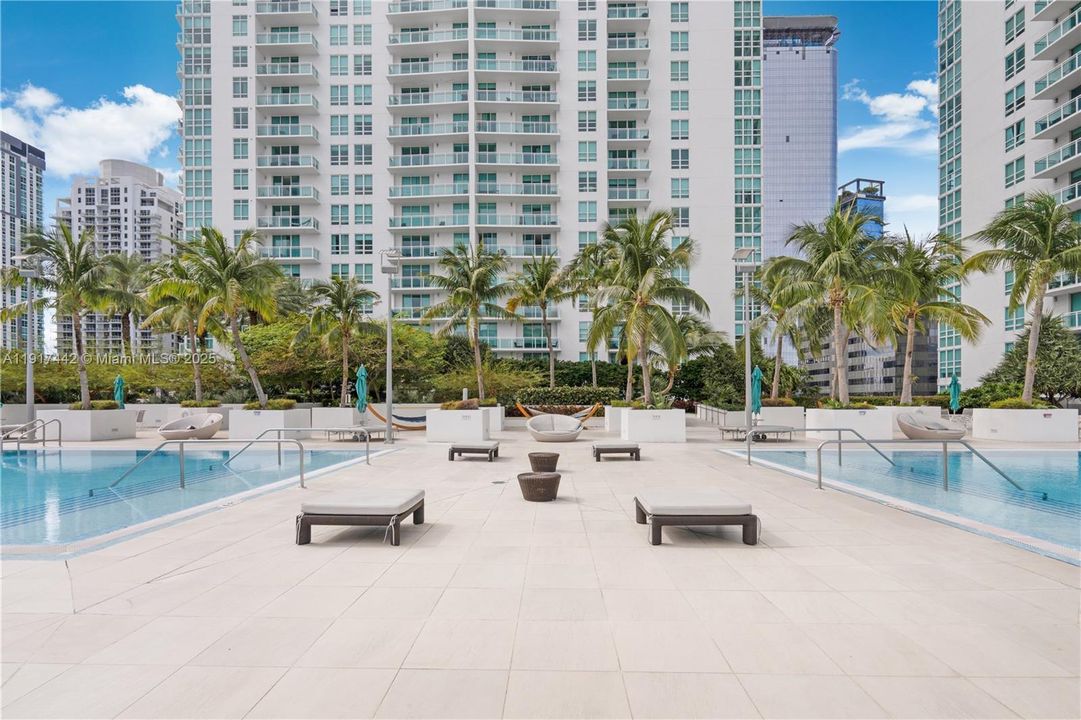 Под контрактом: $3,350 (1 спален, 1 ванн, 628 Квадратных фут)