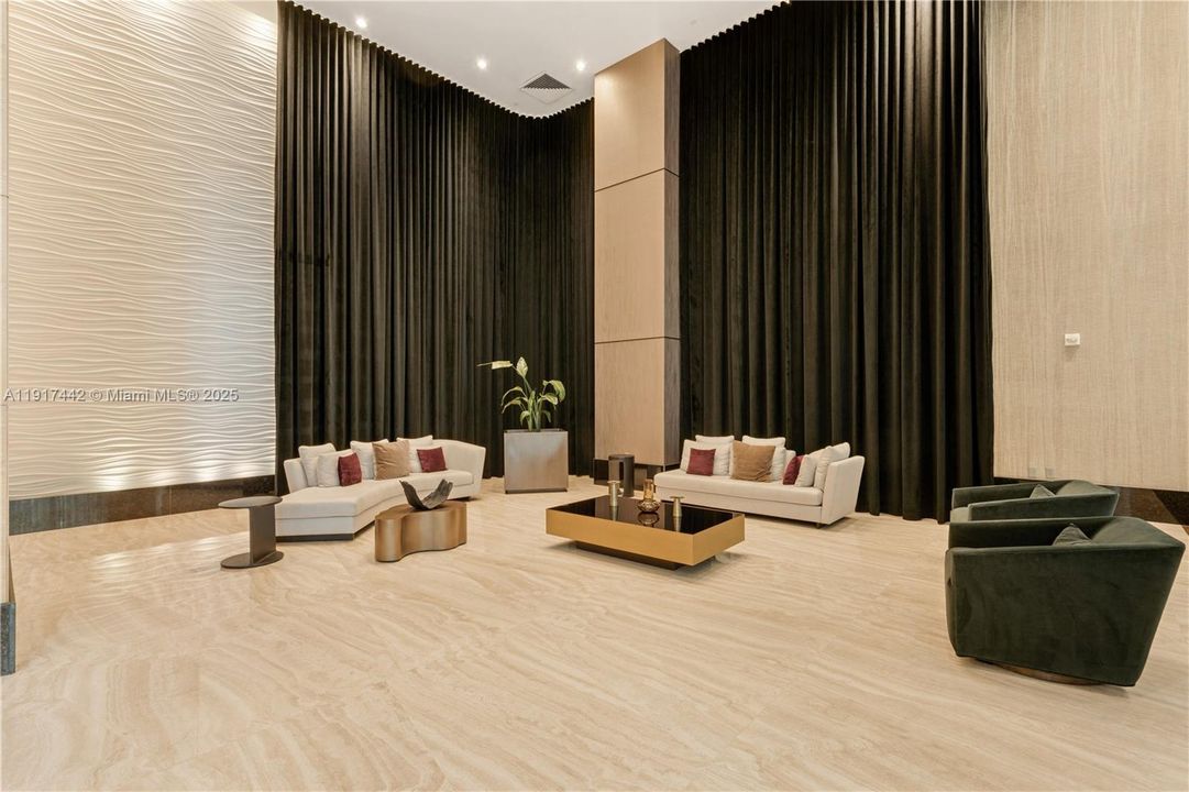 Под контрактом: $3,350 (1 спален, 1 ванн, 628 Квадратных фут)