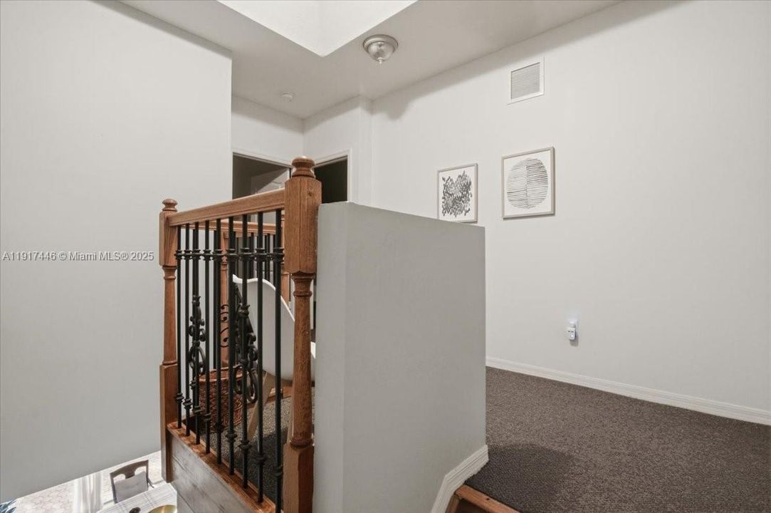 На продажу: $560,000 (4 спален, 2 ванн, 1809 Квадратных фут)