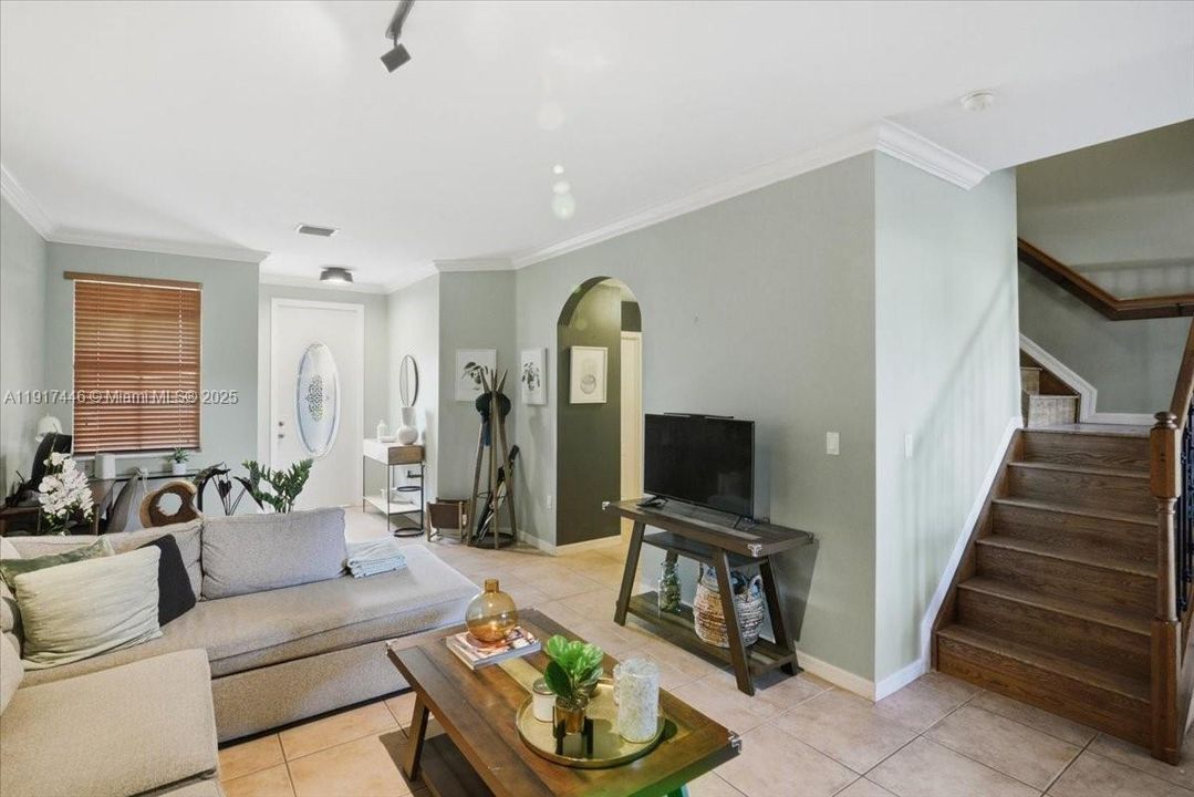 На продажу: $560,000 (4 спален, 2 ванн, 1809 Квадратных фут)