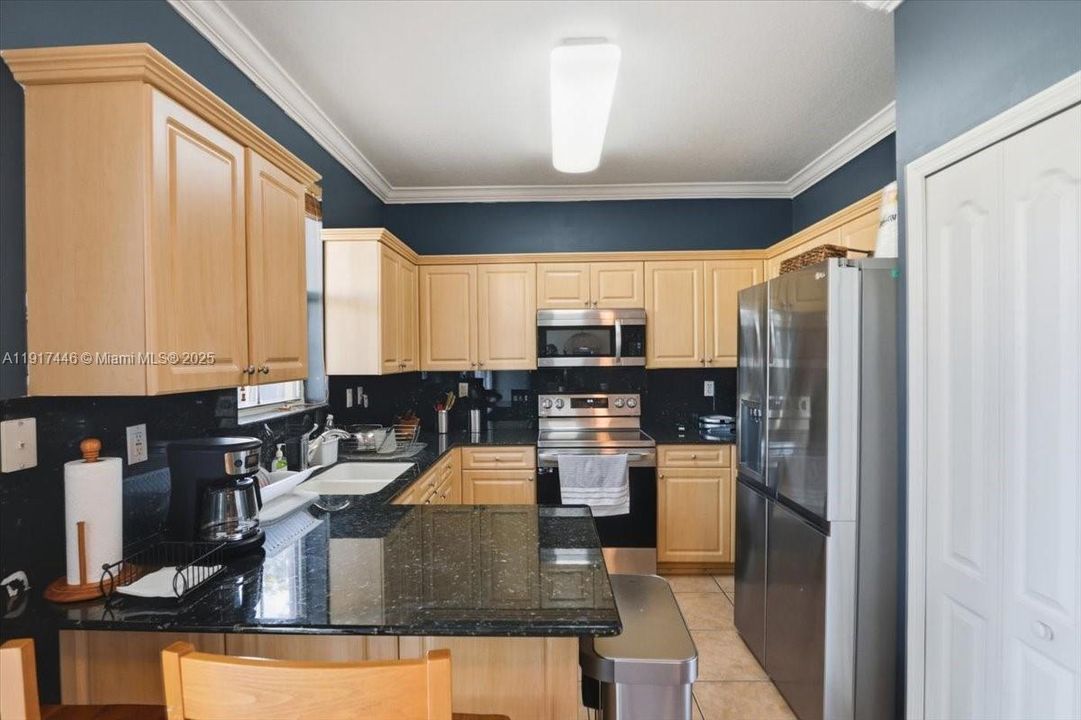 На продажу: $560,000 (4 спален, 2 ванн, 1809 Квадратных фут)