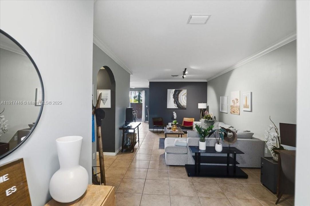 На продажу: $560,000 (4 спален, 2 ванн, 1809 Квадратных фут)