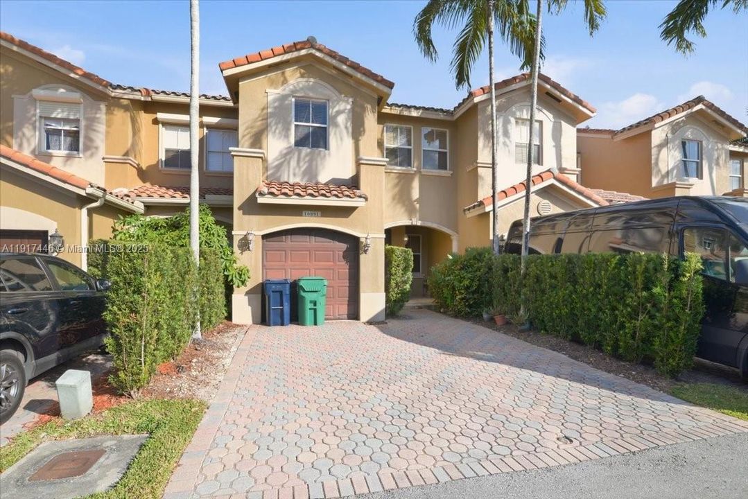 На продажу: $560,000 (4 спален, 2 ванн, 1809 Квадратных фут)