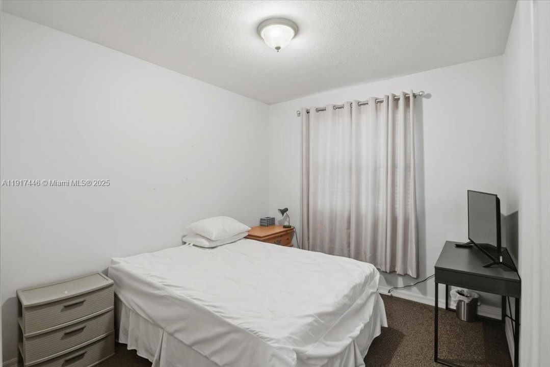 На продажу: $560,000 (4 спален, 2 ванн, 1809 Квадратных фут)