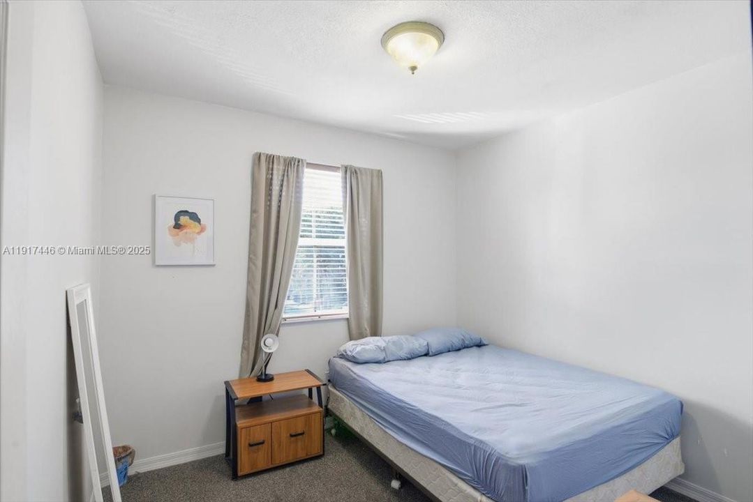 На продажу: $560,000 (4 спален, 2 ванн, 1809 Квадратных фут)