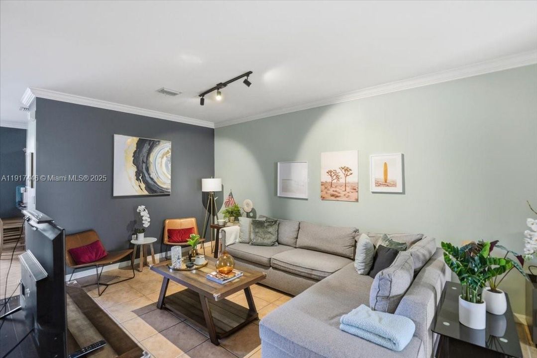 На продажу: $560,000 (4 спален, 2 ванн, 1809 Квадратных фут)