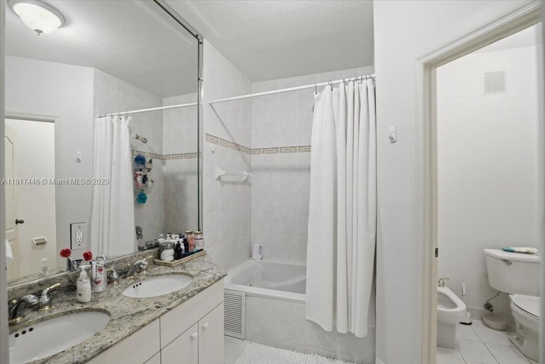 На продажу: $560,000 (4 спален, 2 ванн, 1809 Квадратных фут)