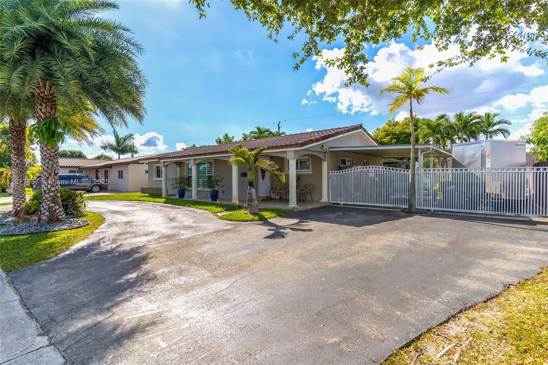 На продажу: $739,000 (3 спален, 2 ванн, 1360 Квадратных фут)