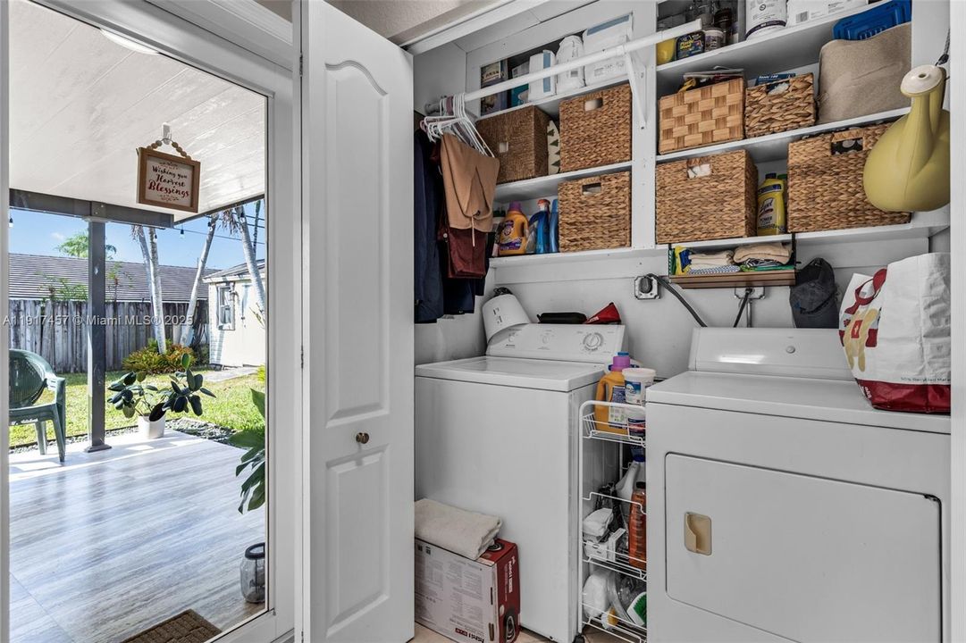 На продажу: $739,000 (3 спален, 2 ванн, 1360 Квадратных фут)