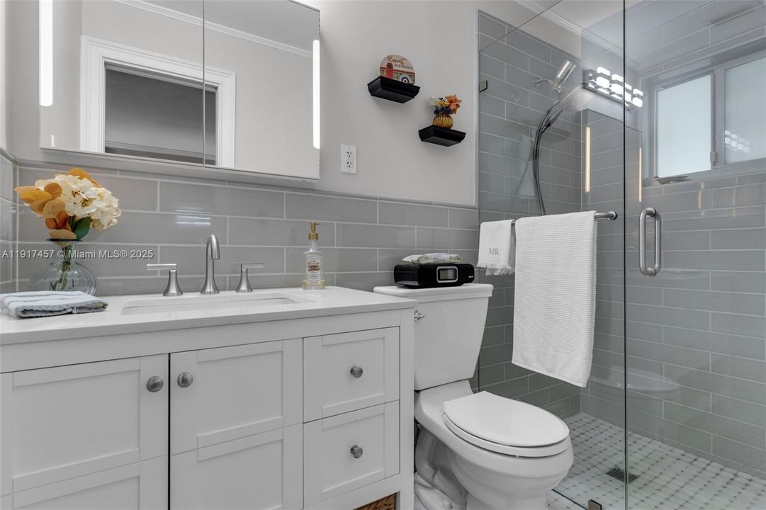 На продажу: $739,000 (3 спален, 2 ванн, 1360 Квадратных фут)